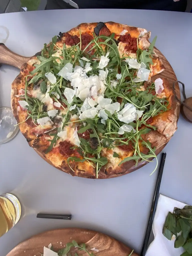 Spaghetti Tree_Warlingham_slider_image_3