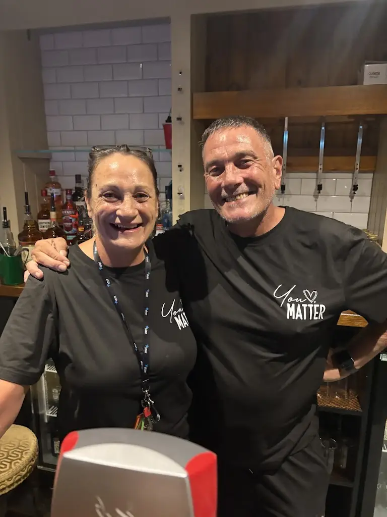 Geoffrey Glashan_THE BANK At Belper_Belper_recensione