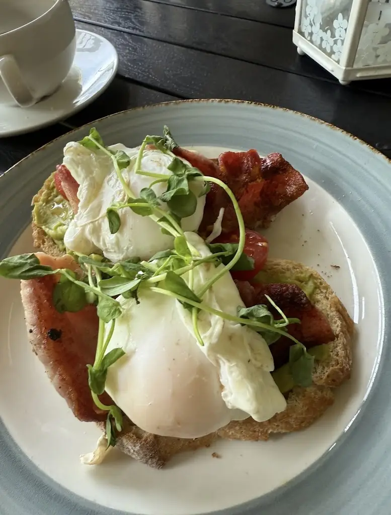 Vicki Haworth_Waterside_Warrington_review