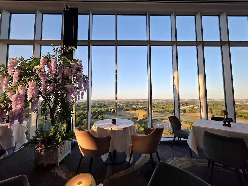 Fourteen Sky Bar & Restaurant_Water Eaton_slider_image_1