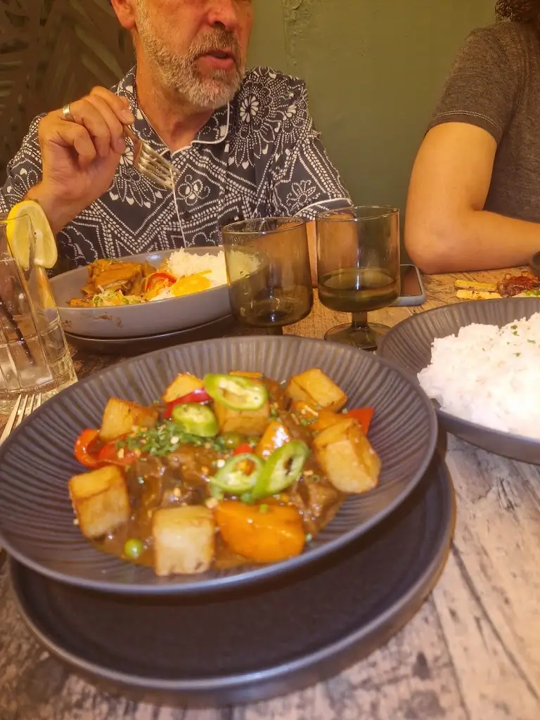 Paris Claudia_Piraso_Water Orton_review