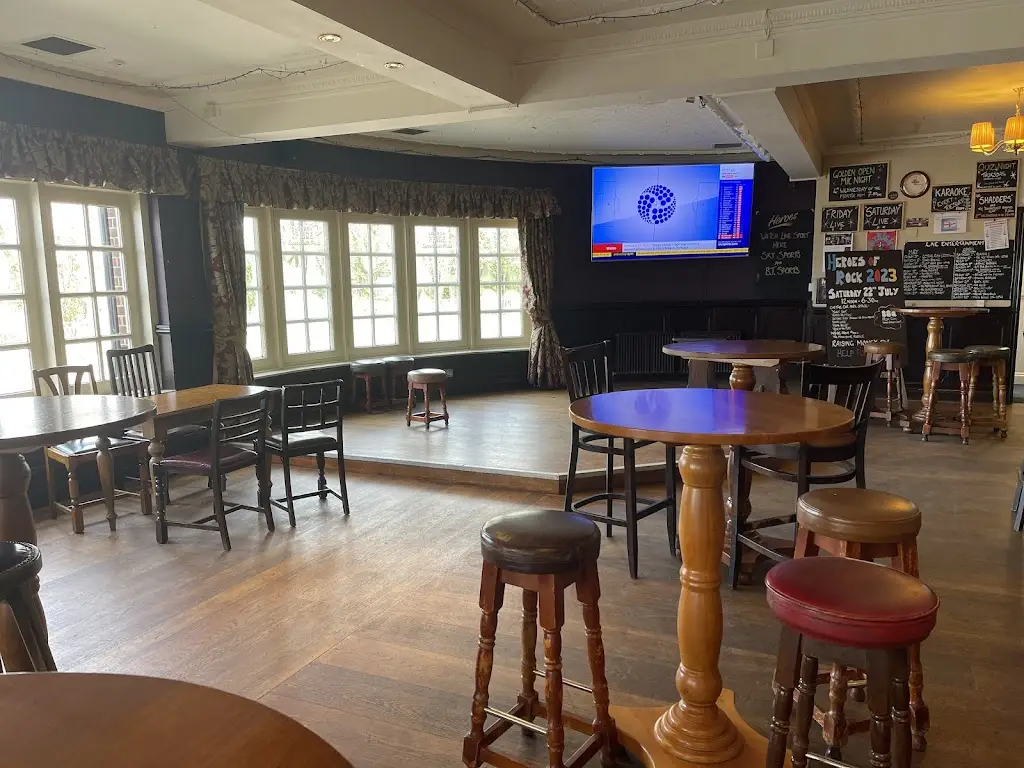 Everton Ed_The Heroes, Waterlooville_Waterlooville_review