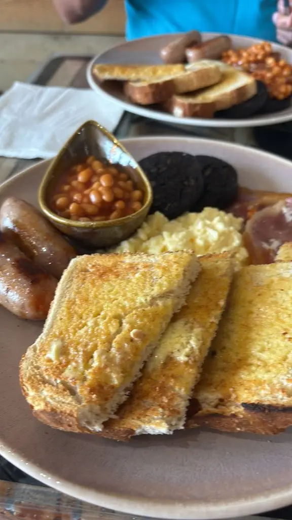 Samantha Pinches_COFFEE ST_Wath upon Dearne_review