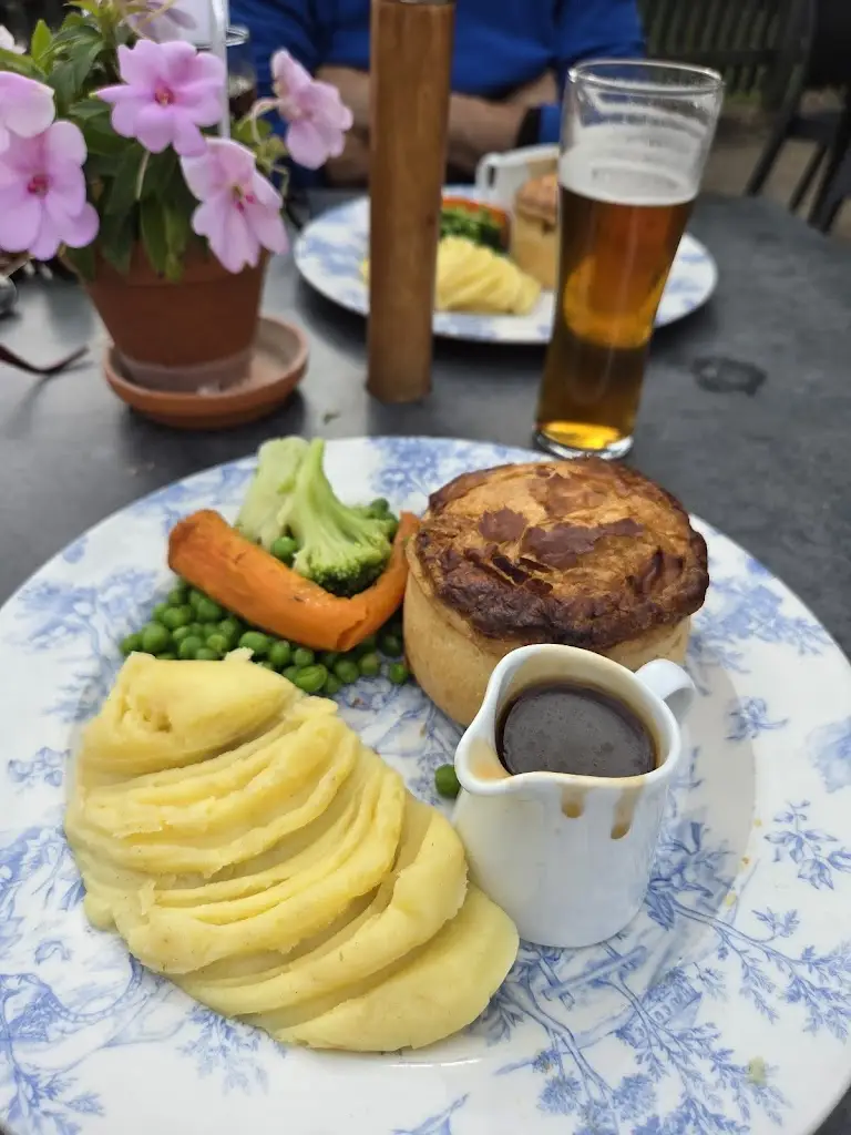 Abigail Plet_The Bridge_Waterbeach_review