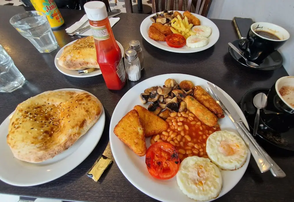 Alice Higginson-Clarke_Pharmacie Cafe Pizzeria_Waterbeach_review