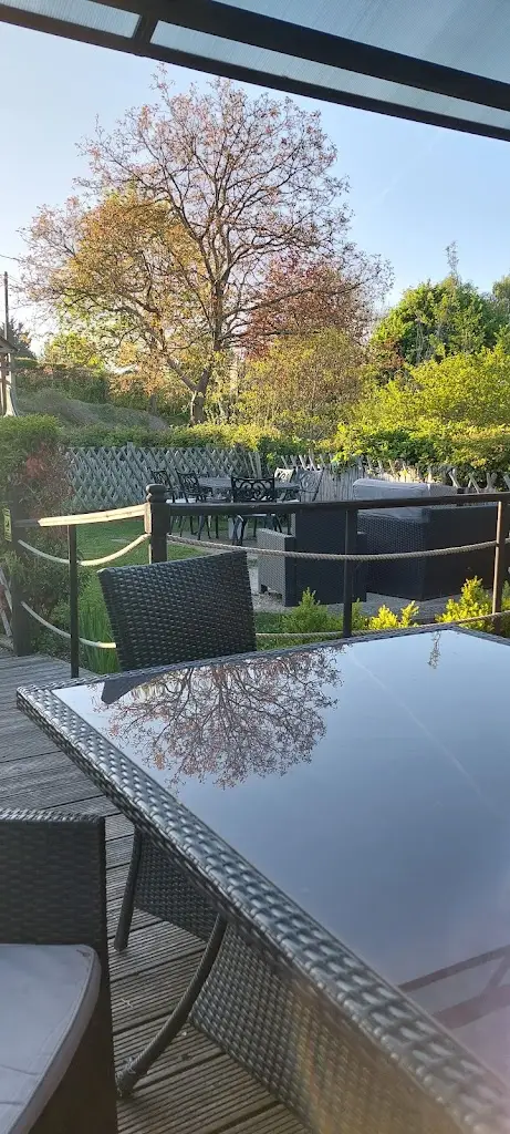 Stephen Norton_North Pole_Wateringbury_review