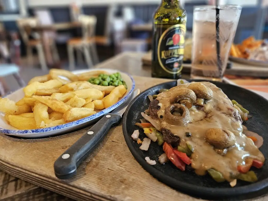 Mark Lawton_Seahorse_Wallasey_recensione