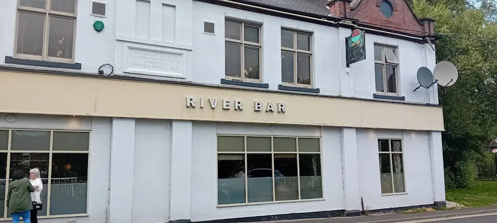 Tom Jacomb_River Bar_Washington_review