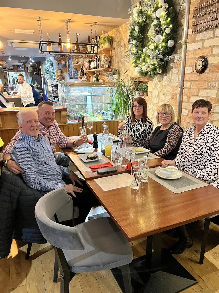 Tracey Nelson_Valentino's Restaurant - No.30 Coffee Lounge_Weeting_review