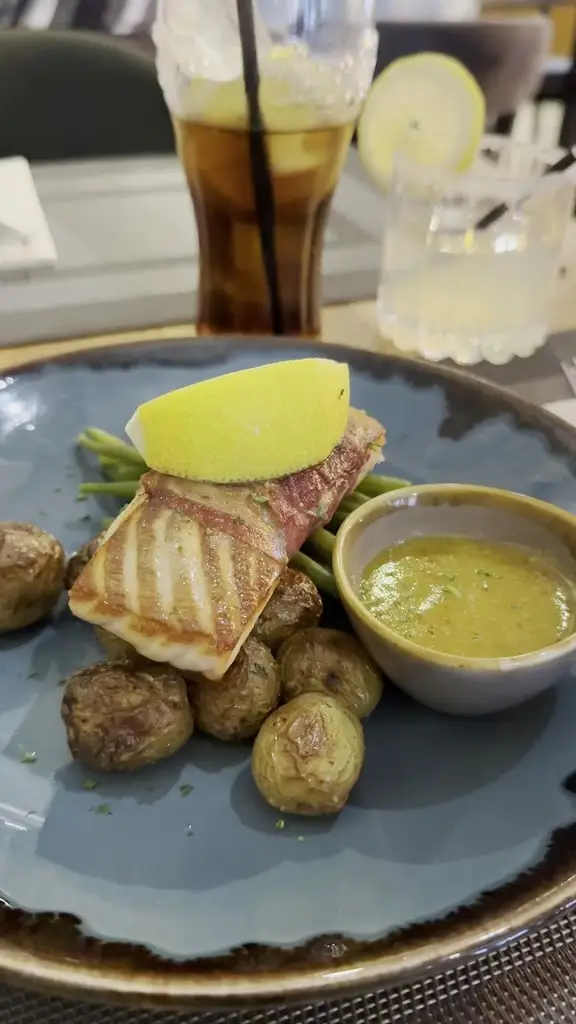 Valentino's Restaurant - No.30 Coffee Lounge_Weeting_slider_image_2