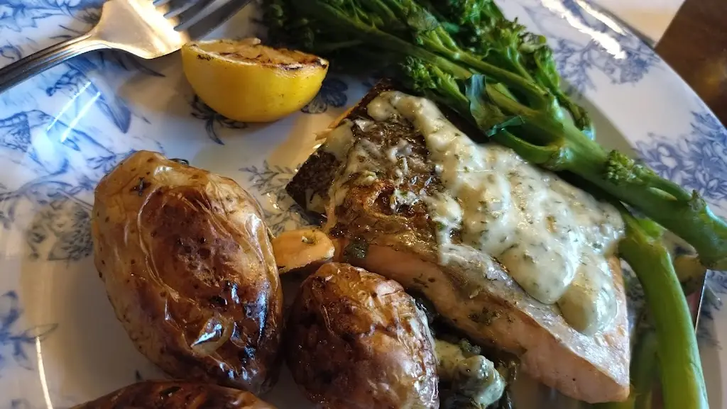 Menu_Cross Roads Pub_Weedon Beck_image_7