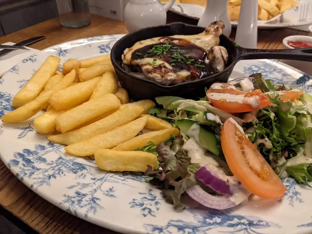 Menu_Cross Roads Pub_Weedon Beck_image_8