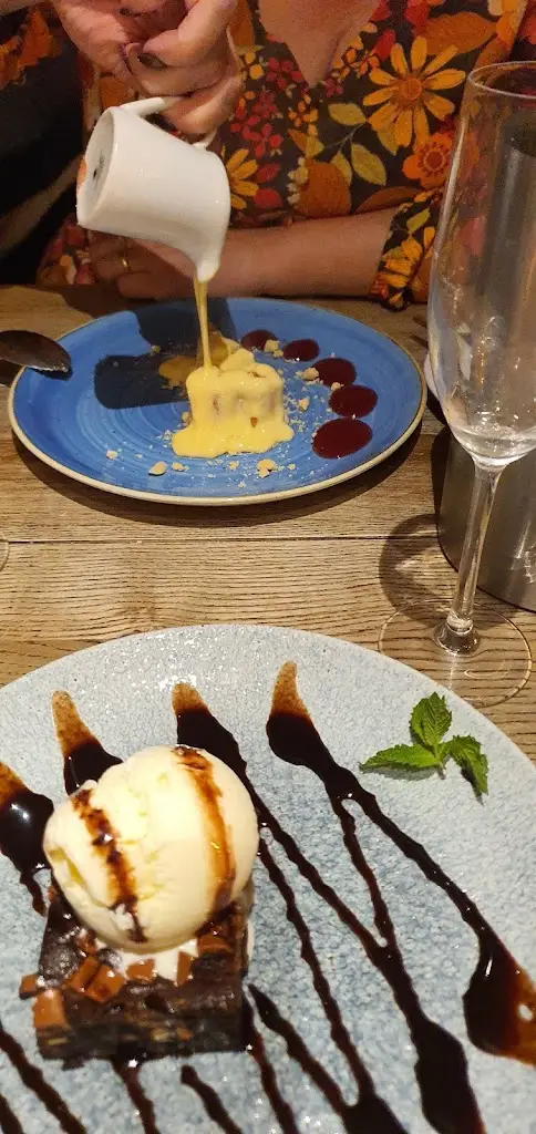 Menu_Cross Roads Pub_Weedon Beck_image_9