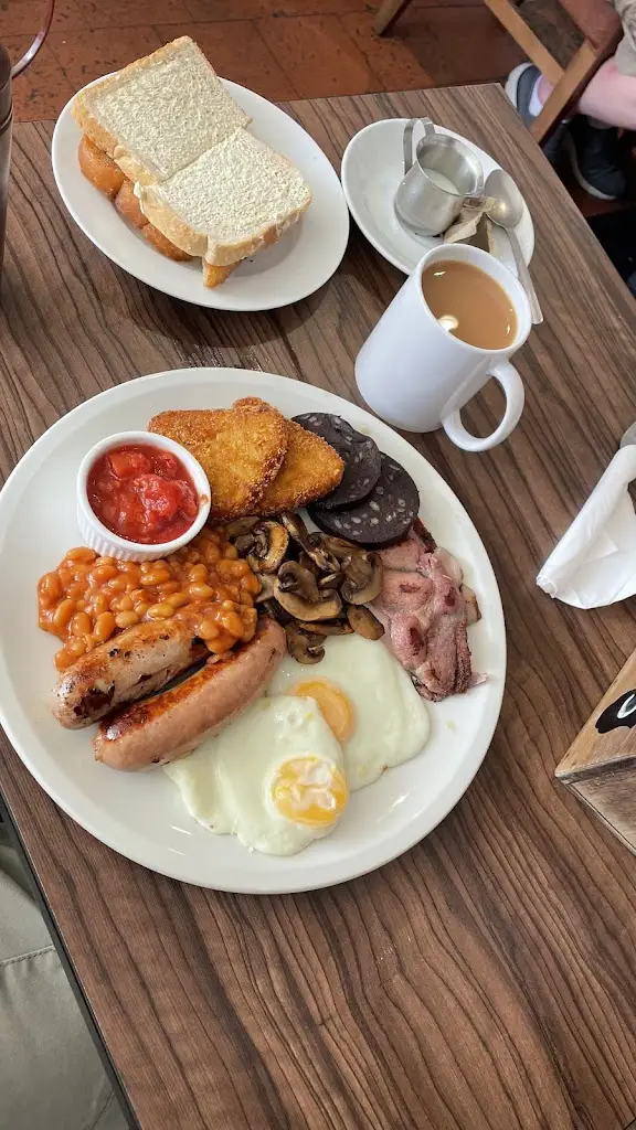 Adam Foster_Granny's Cafe_Weedon Beck_review