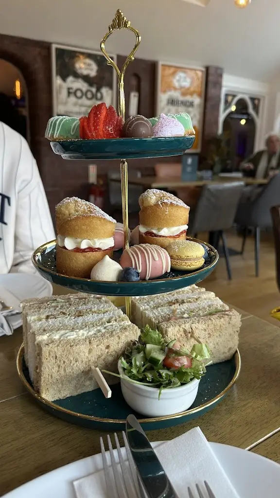 Kara-Mae White_the 1867 - Heart of the Shires Shopping Village_Weedon Beck_review