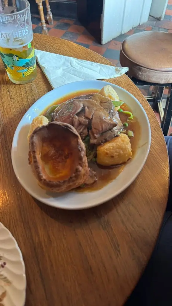 V H_The Fox & Hounds_Watlington_review