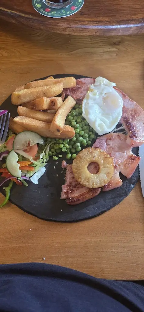 Jake Steele_Axe & Cleaver Inn_Alford_review