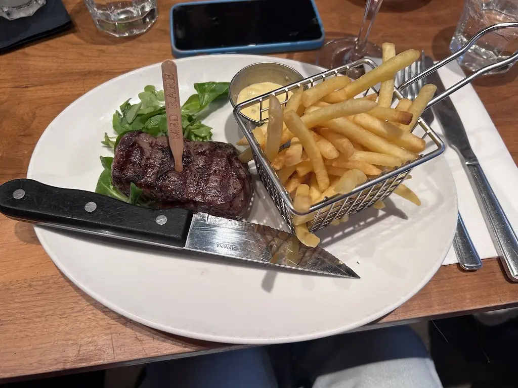 Louise Dunn_Black & Blue Waterloo_Waterloo_review