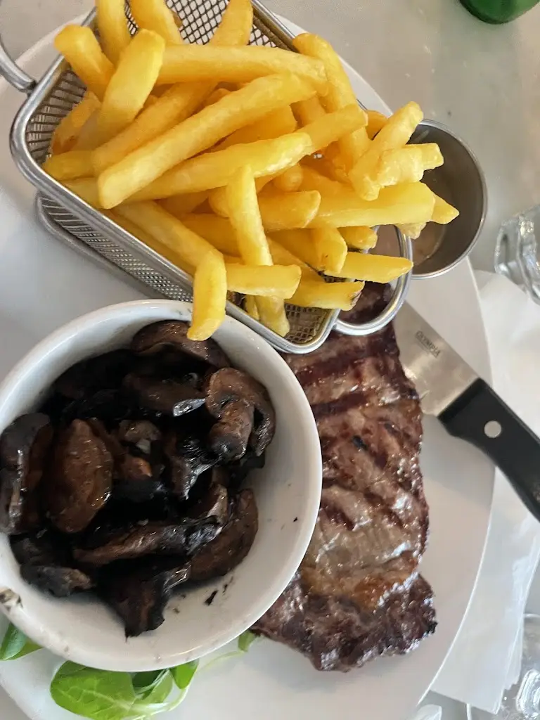 Priscilla Naomi_Black & Blue Waterloo_Waterloo_review