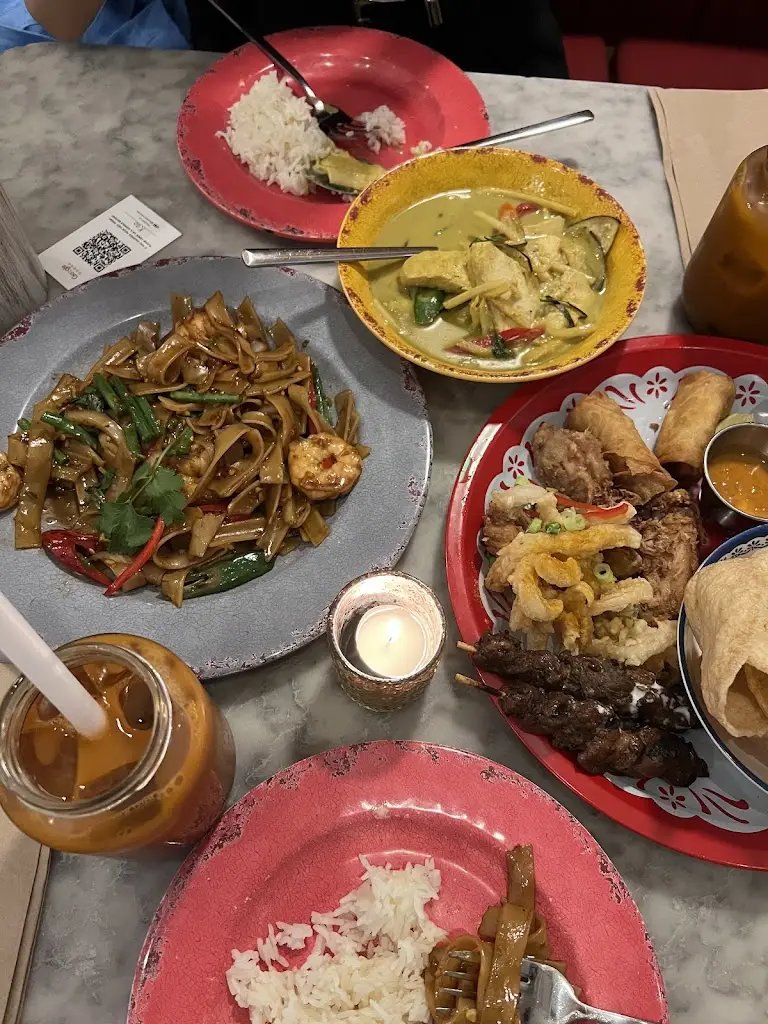 Stephanie Ye_Rosa's Thai Waterloo_Waterloo_review