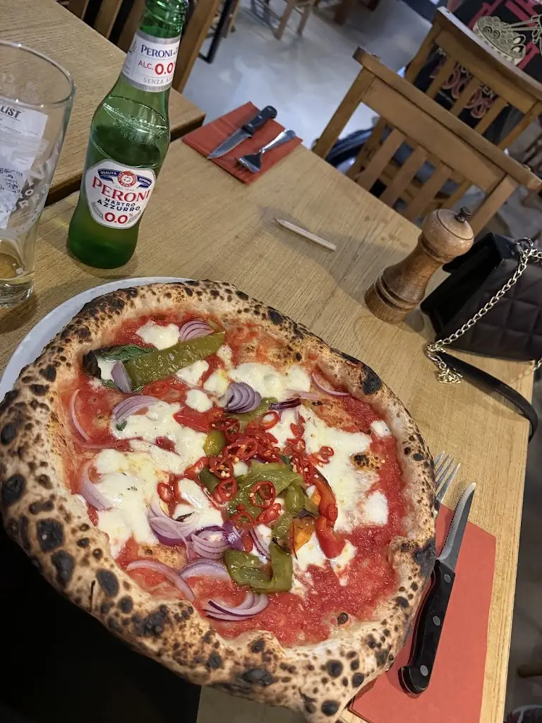 Priyanka Kamble_Crust Bros Pizza Waterloo_Waterloo_review