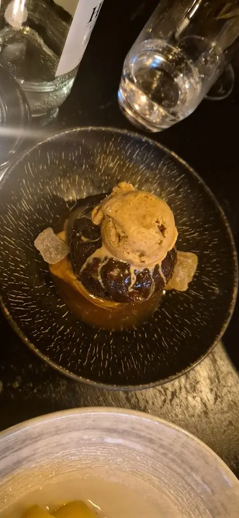 Eleni Vlassi_Sticky Mango_Waterloo_review