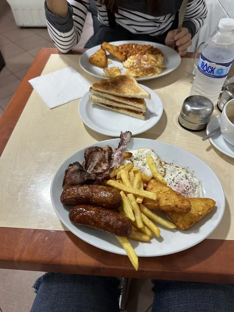 Damian Brooker_Chunnel Bar_Waterloo_review