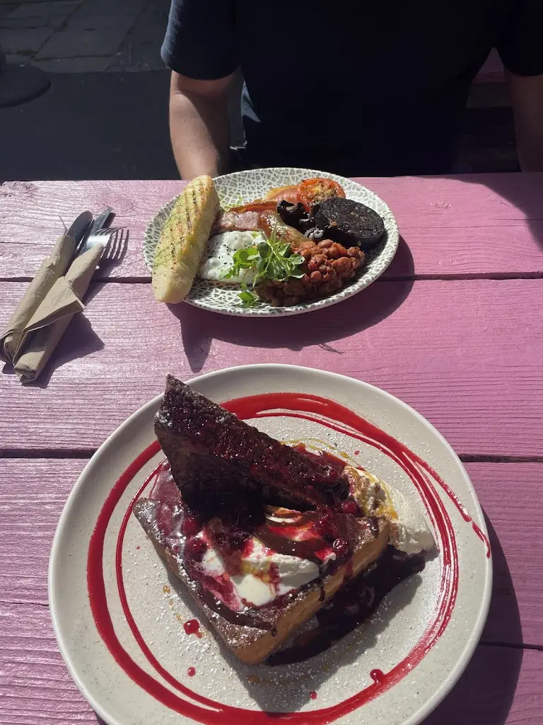 Imogen Boullé_Loaf_Wells_review