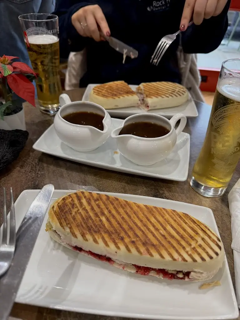 Ree_Cafe Nostra_Wells_review