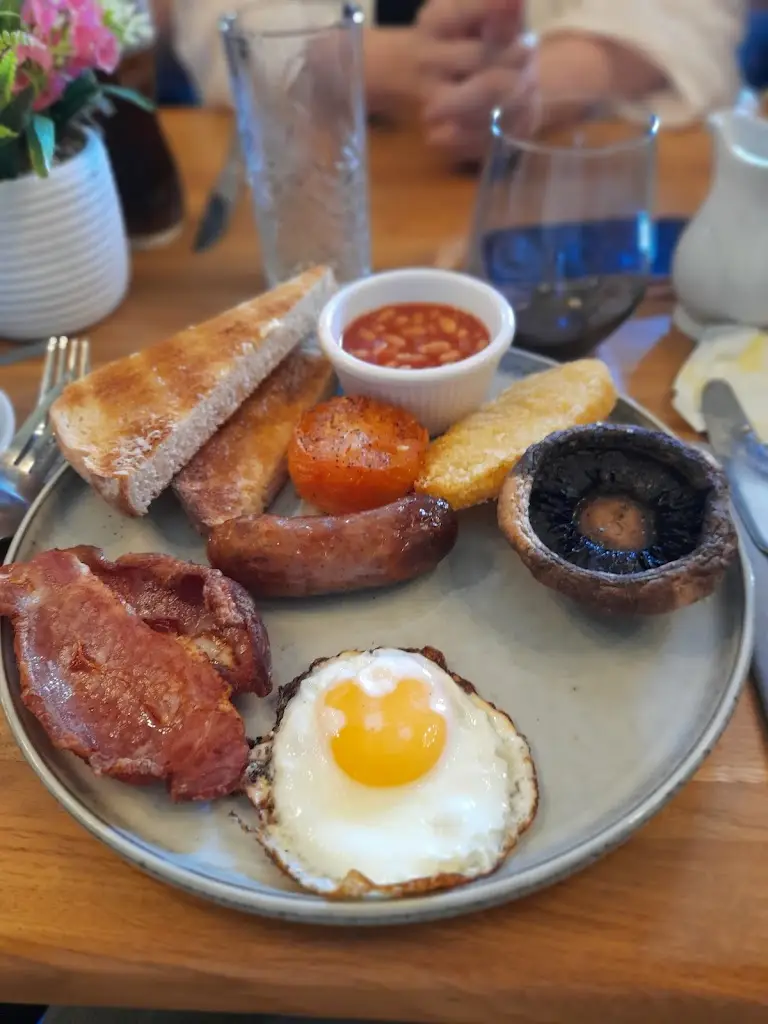 Maura Montgomery_The Old Smythie Restaurant Wentworth_Wentworth_reseña