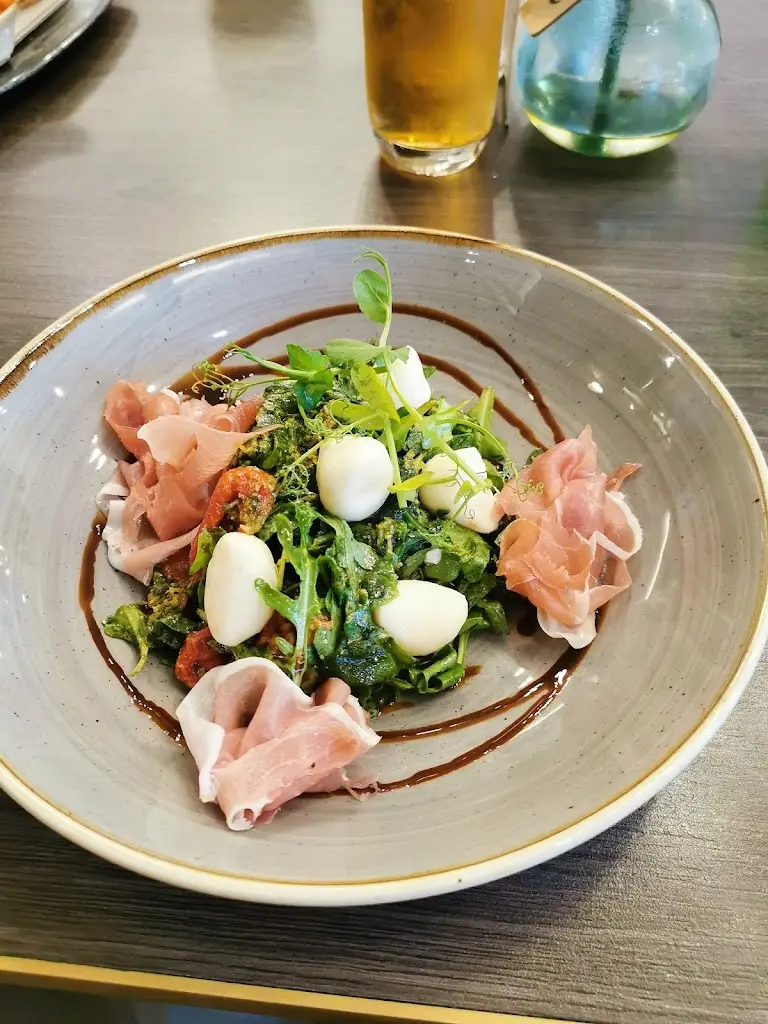 Ian Hirst_The Bothy_Wentworth_reseña