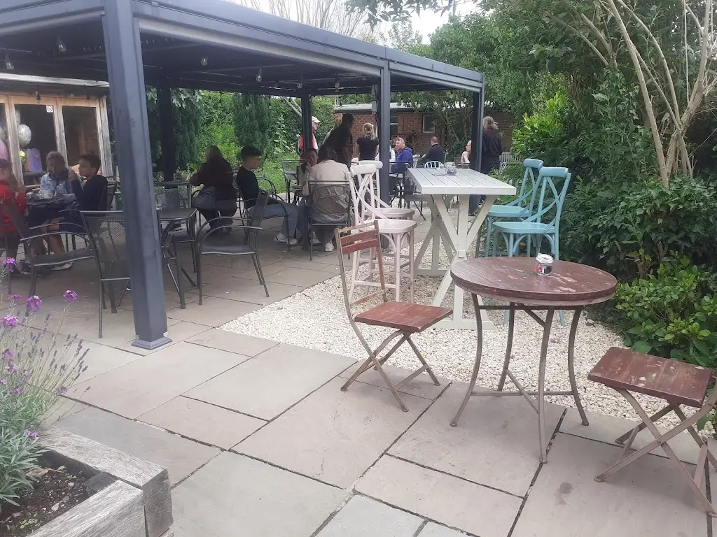 Steve Woodhull_The Garden Shed Cafe_Wellesbourne Mountford_review