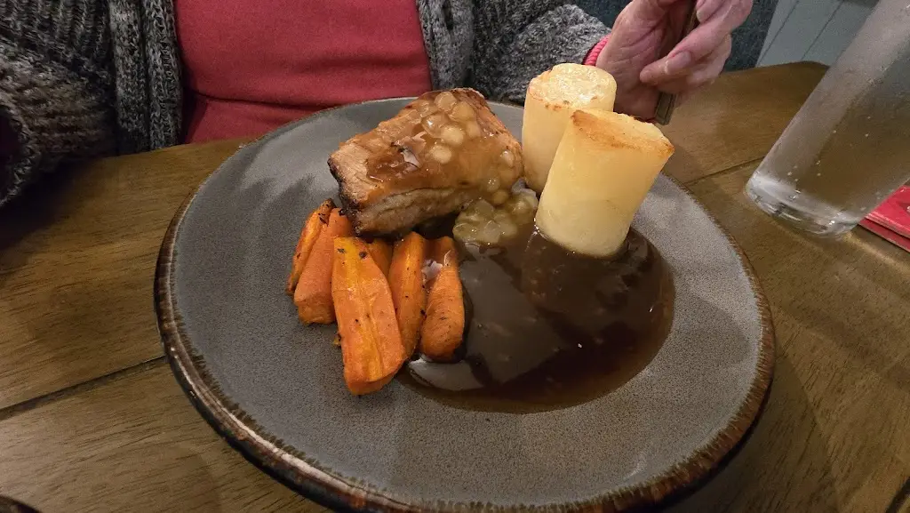 Geoffrey Taylor_Granville Arms - Barford_Wellesbourne Mountford_review