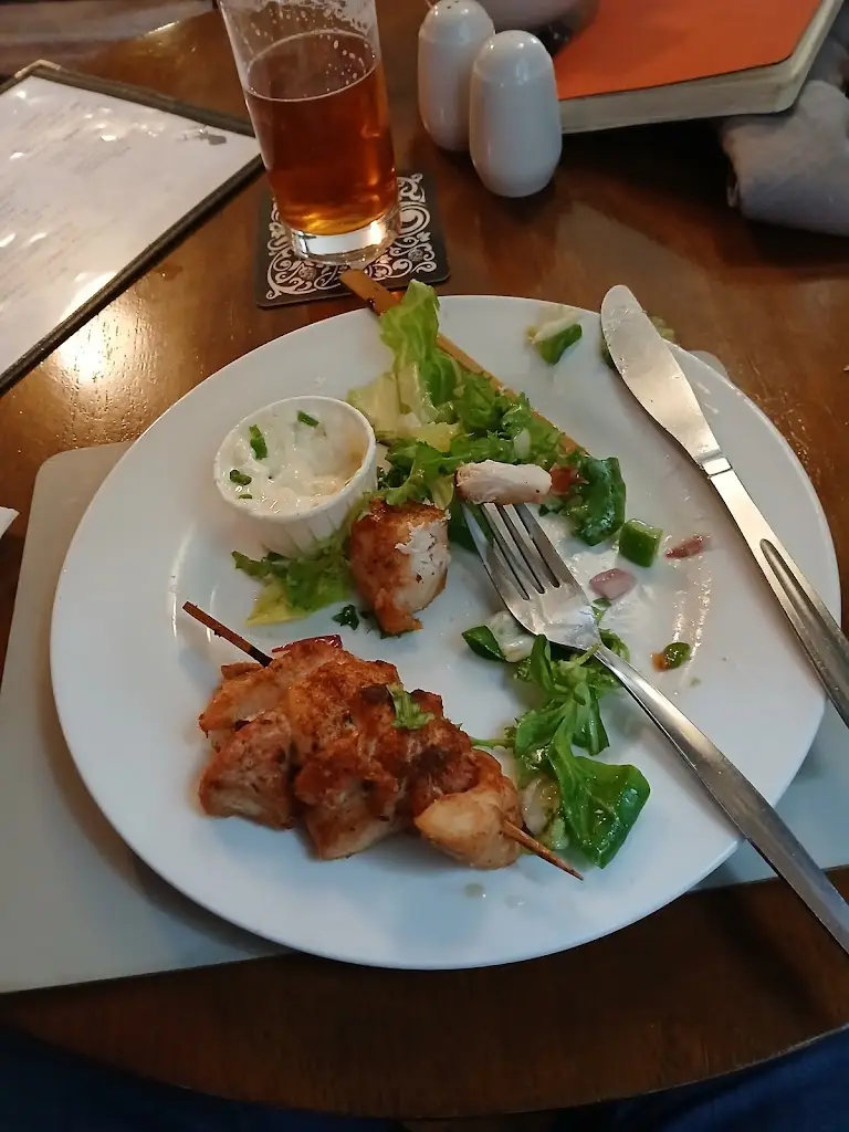 Douglas Racionzer_The White Hart_West Bergholt_review