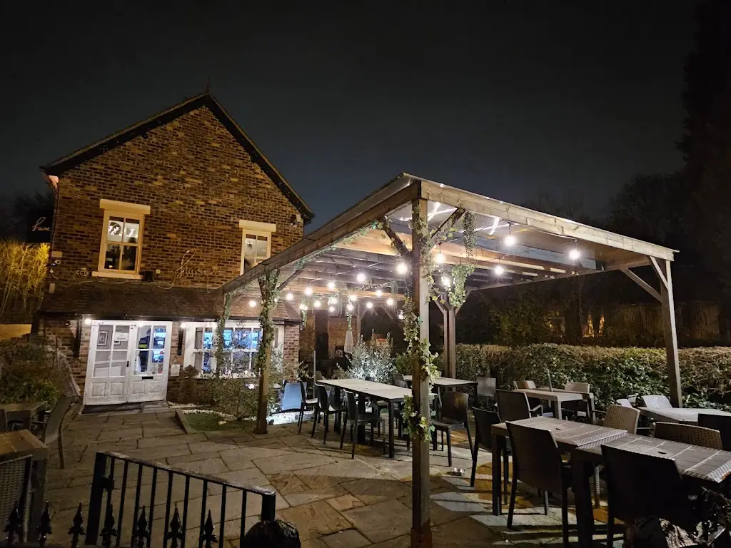 Fiume Italian Bar & Restaurant_Wednesfield_slider_image_1