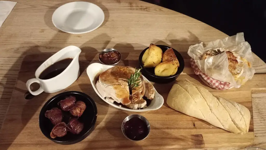 Emma Anderton_Exelby Green Dragon_Bedale_review