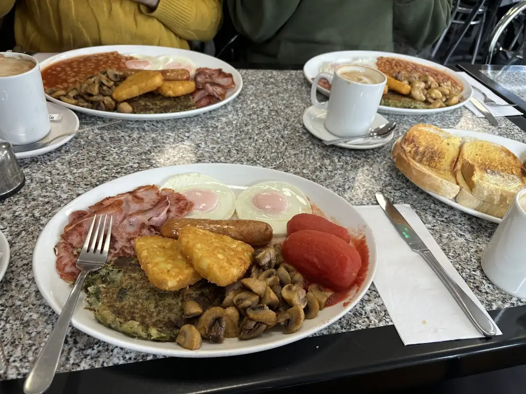 CRAIG M_My Cafe Breakfast Lunch Dinner_Welling_review