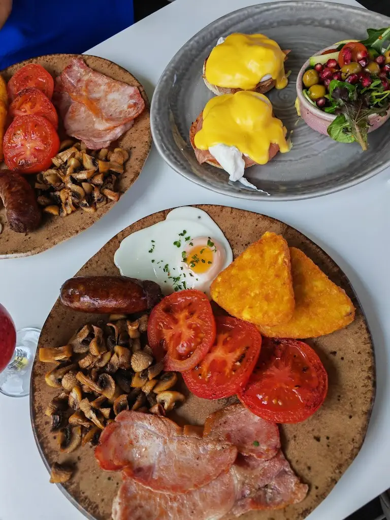 Menu_Giggling Sausage_Welling_image_5