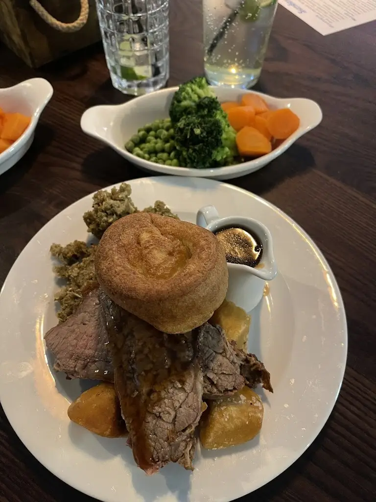 Ashley_Guy Earl of Warwick_Welling_review