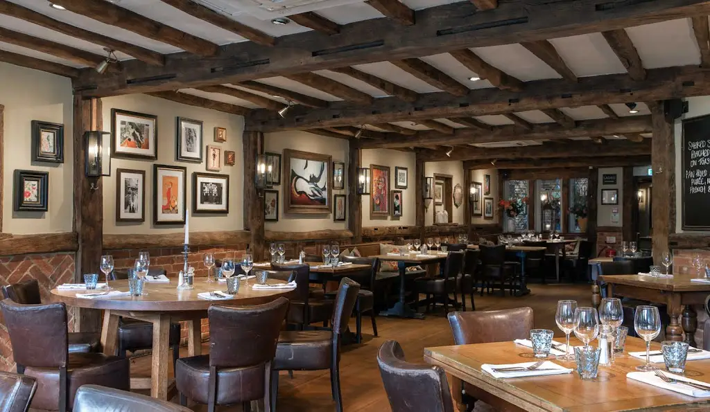 Onslow Arms restaurante en West Clandon