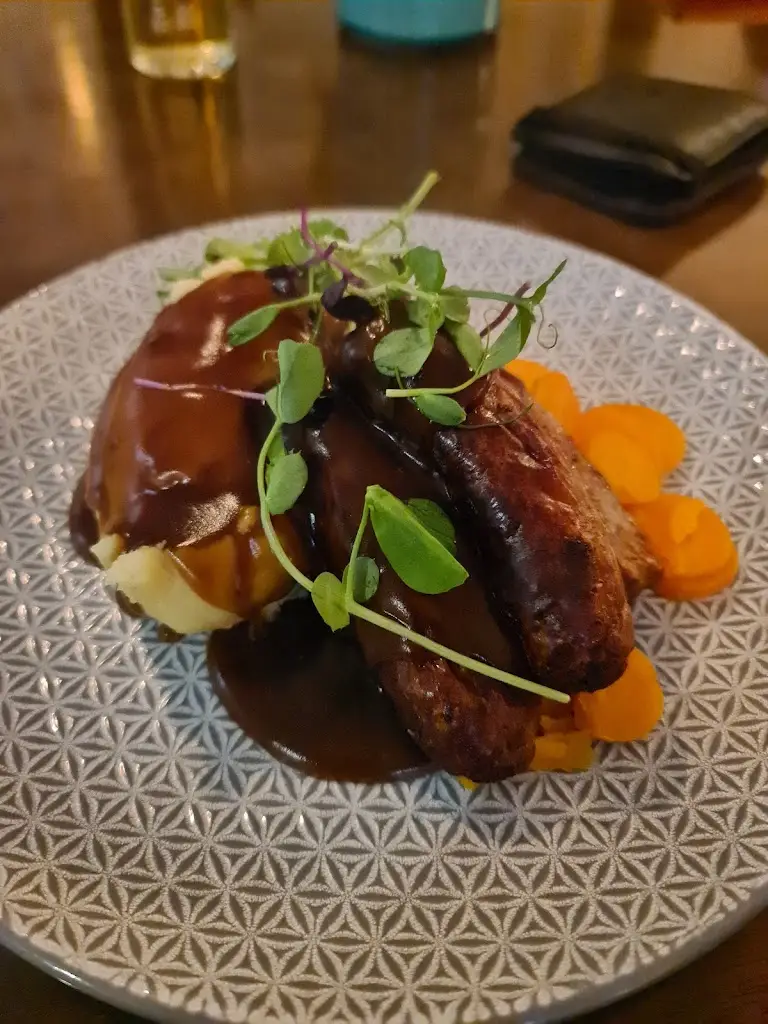 The Warbling Tit_Wem_slider_image_2