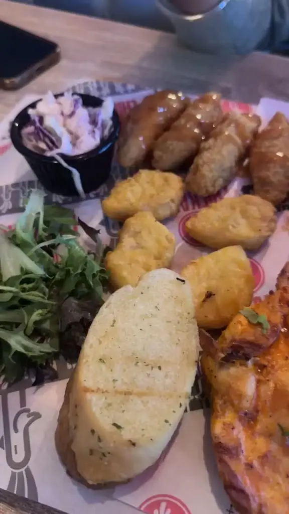 Ehsaan Ahmad_Chickaros West Bromwich_West Bromwich_recensione