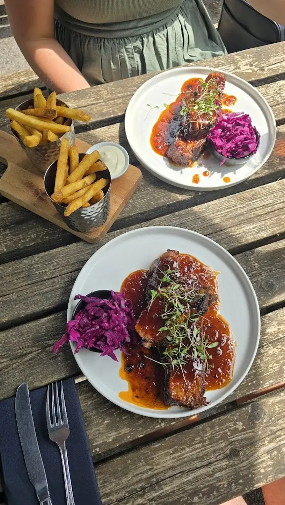 Supercarcopilot_The Eastbury Plough_West Berkshire_review