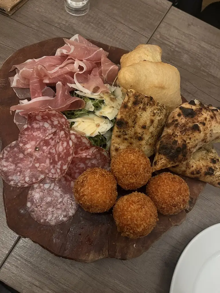 Sara_That's Amore Italian Restaurant est.2010_West Byfleet_review