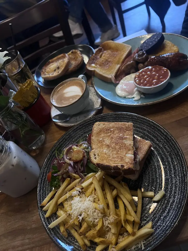 Tinned Peach_Aubergine Café_West Kirby_review