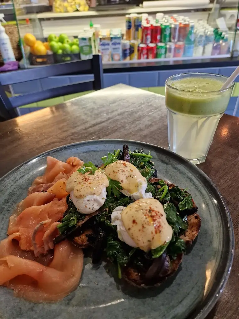 Andrzej Ligman_Bomonti Cafe & Bistro_West Molesey_review