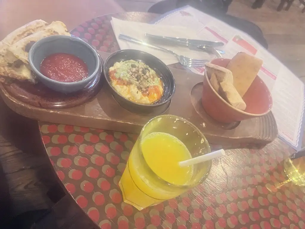 Neha S_Estadio Lounge_Wembley_review