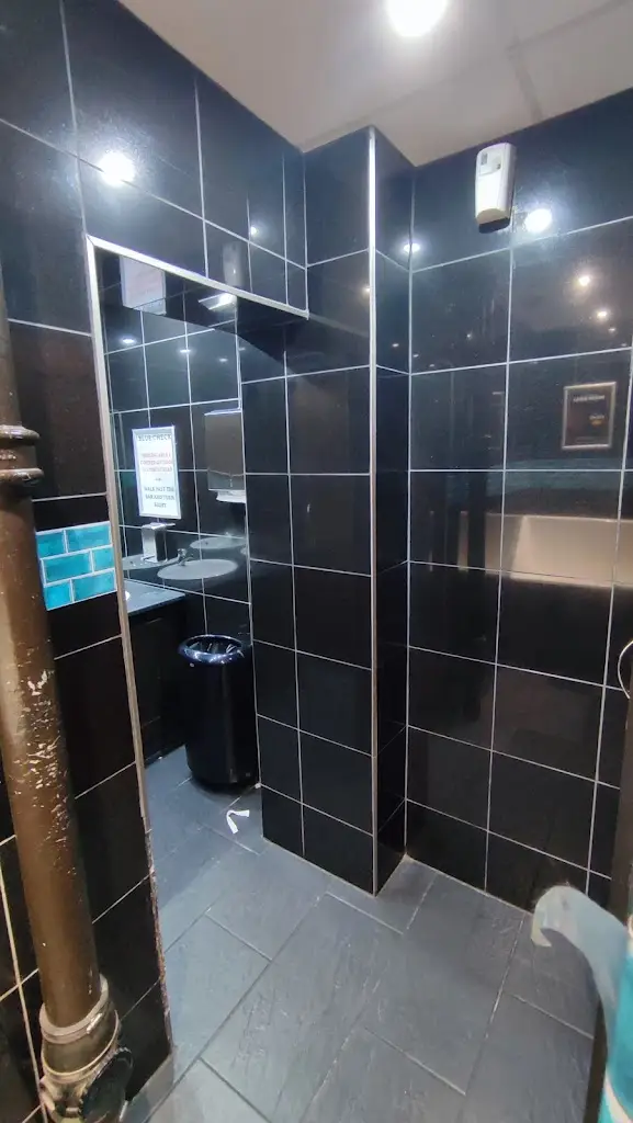 Mikołaj Pilarski_Blue Check - Wembley_Wembley_review