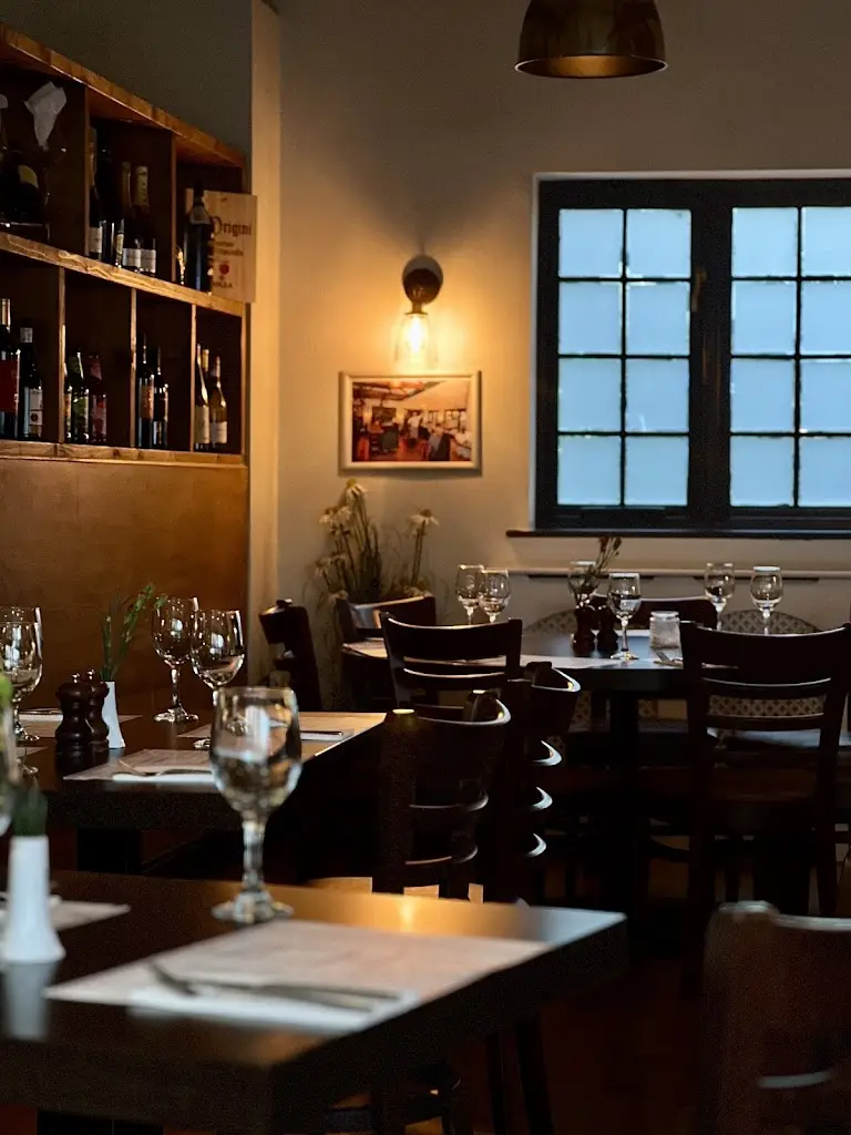 xuxu chen_Castello_West Coker_review