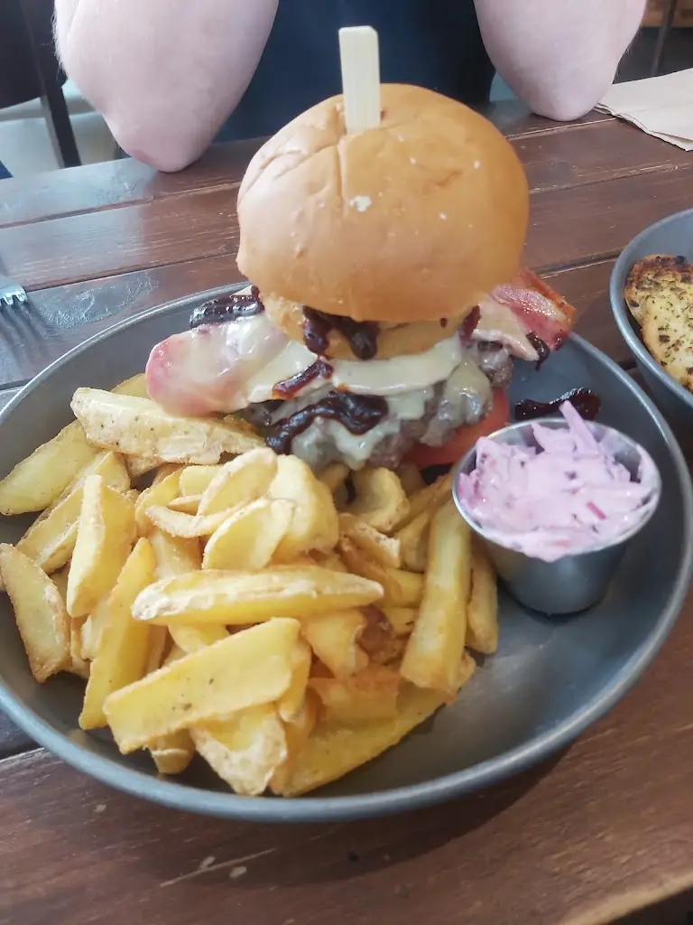 Pippa Rice_Cow & Apple_West Coker_review